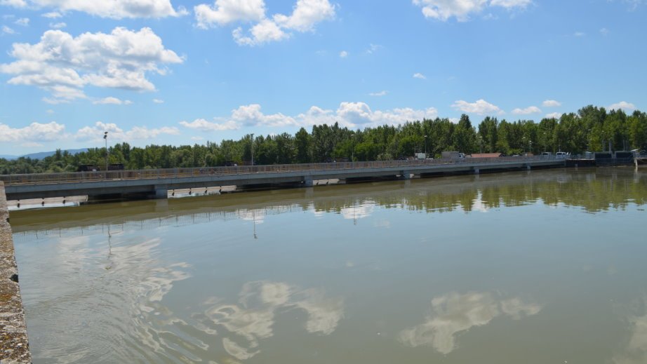 The bridge on Markovci dam