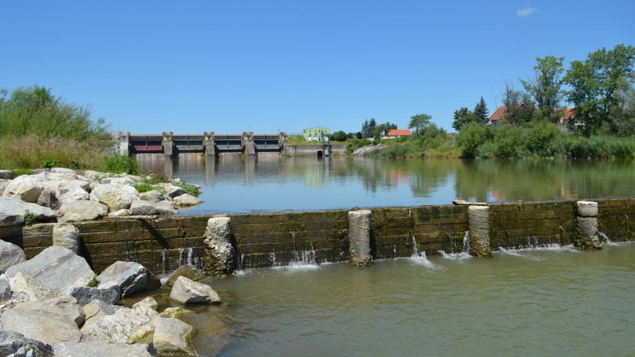 Under the Markovci dam (2)