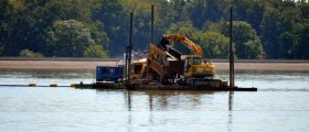 Sludge digging on Lake Ptuj