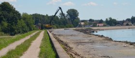 Sludge digging on Lake Ptuj (2)
